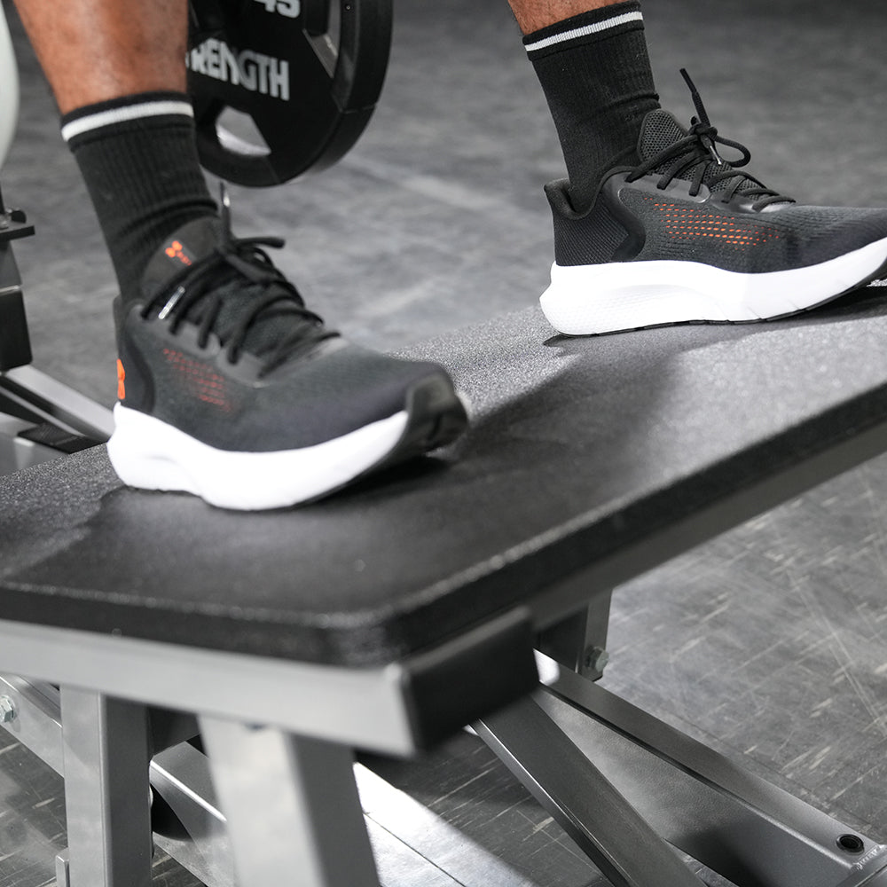 HS_Plate_Loaded_V-Squat_Image12_mr