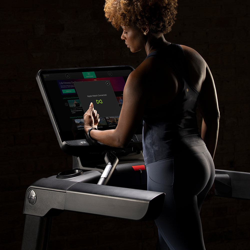club-series-treadmill-update-lifestyle-1-1000x1000-1