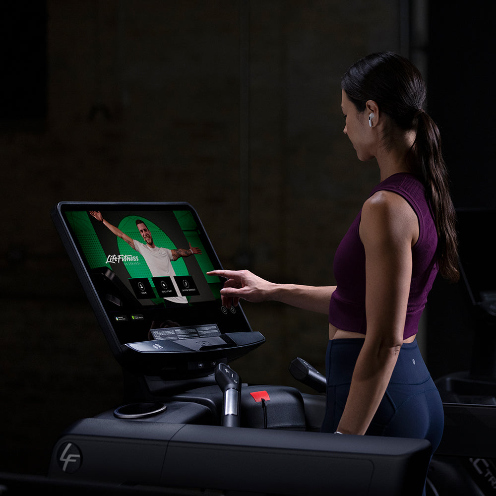 club-series-treadmill-update-lifestyle-2-1000x1000-1