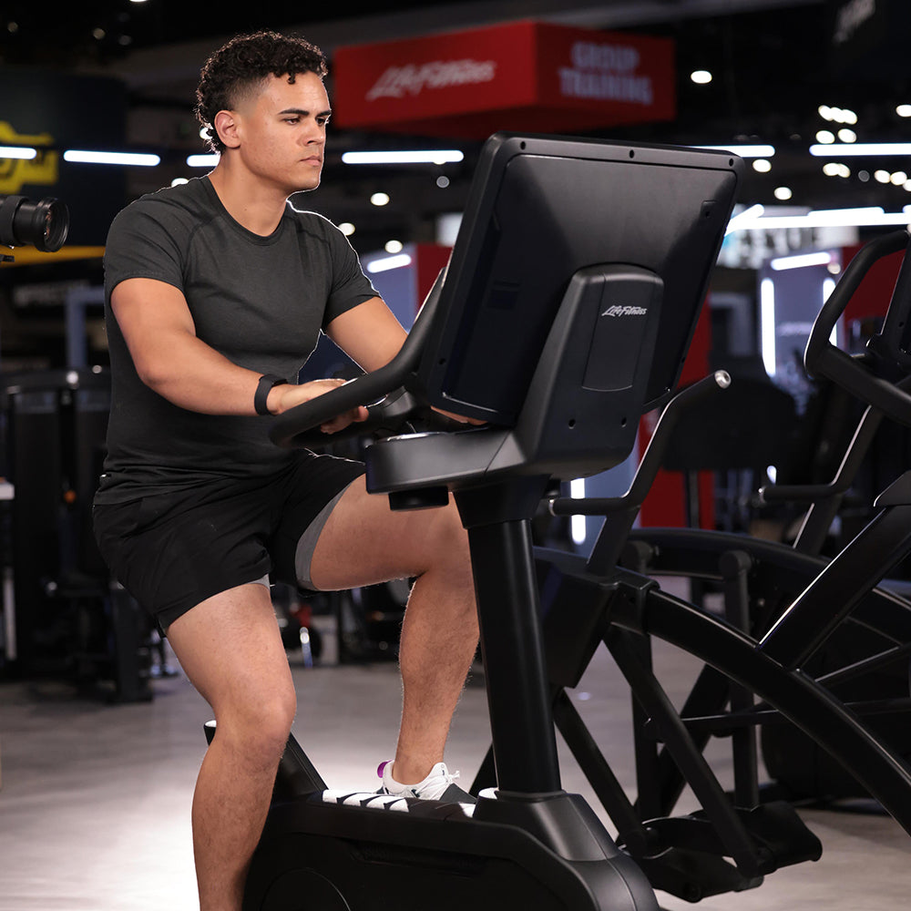 life-fitness-integrity-series-upright-bike-details-4-data